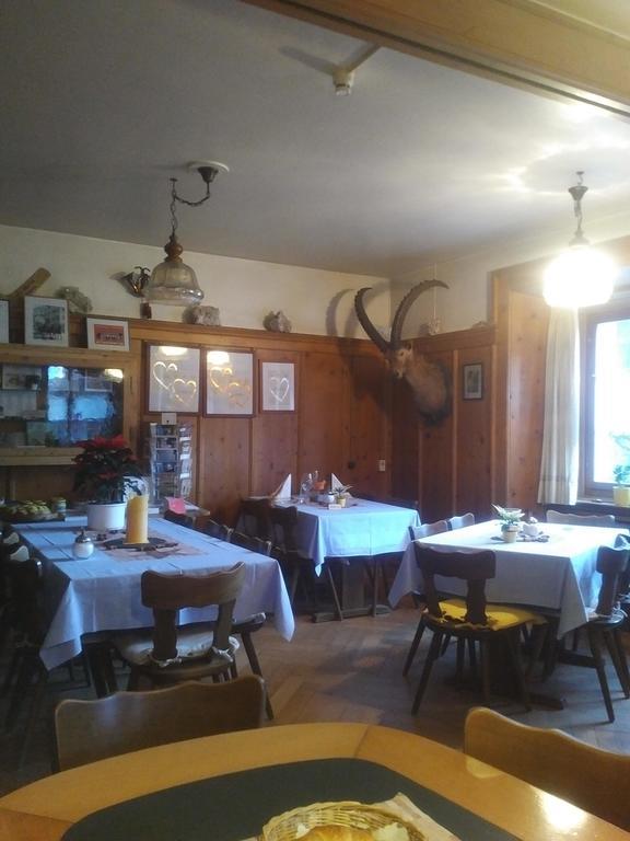 Gasthaus Alte Post Zillis Exterior photo